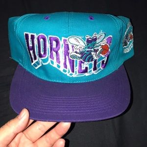 100% authentic vintage hornets snap back